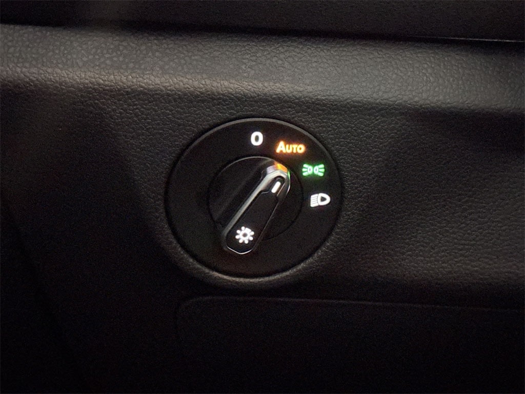 Thumbnail: 2025 Volkswagen Jetta - 25