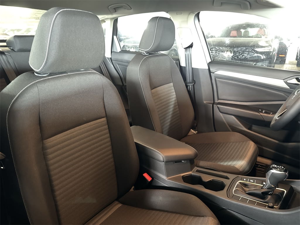 Thumbnail: 2025 Volkswagen Jetta - 12