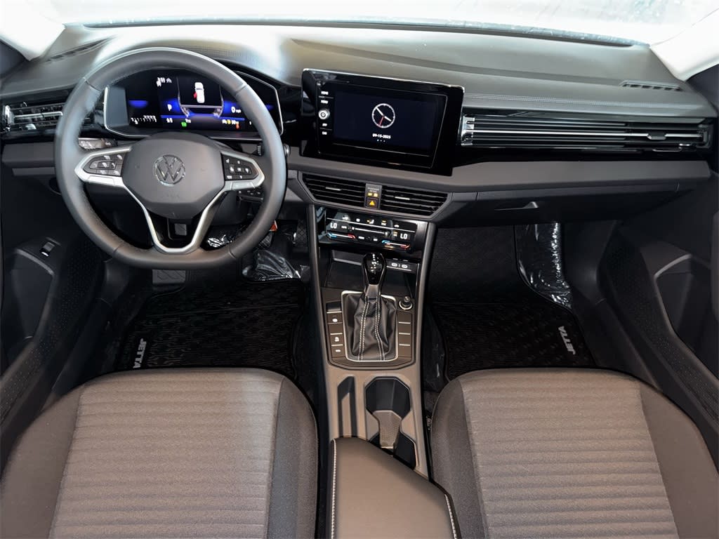 Thumbnail: 2025 Volkswagen Jetta - 14