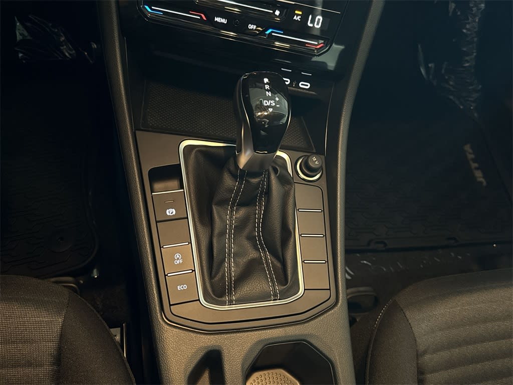 Thumbnail: 2025 Volkswagen Jetta - 16