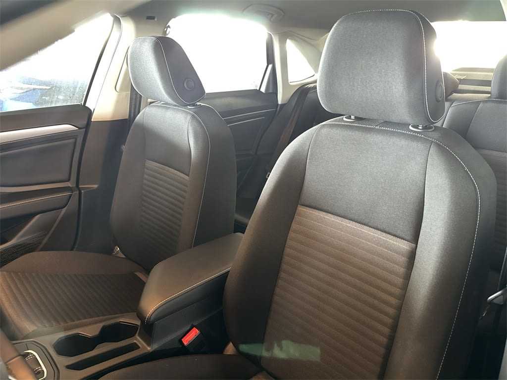 Thumbnail: 2025 Volkswagen Jetta - 11