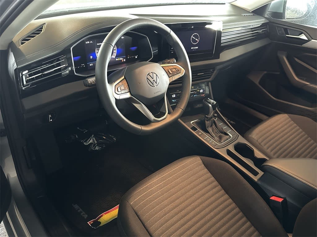 Thumbnail: 2025 Volkswagen Jetta - 2