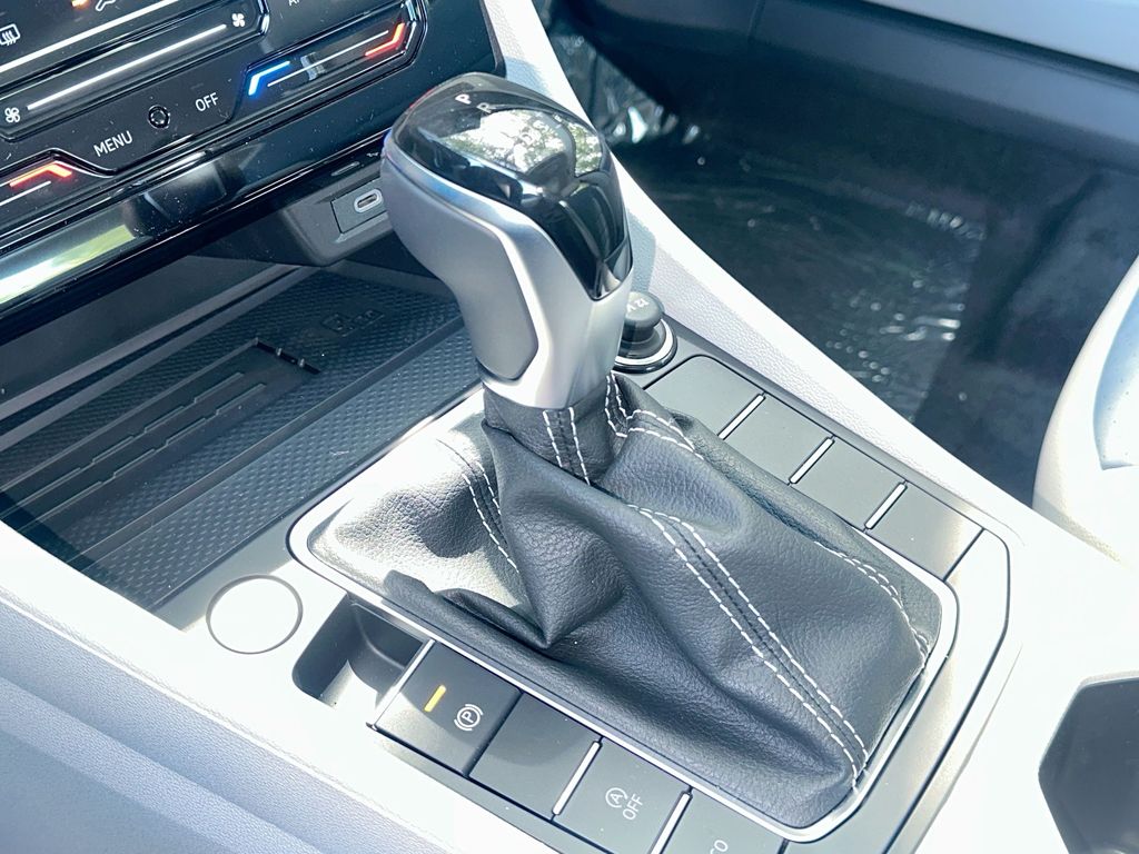Thumbnail: 2026 Volkswagen Jetta - 15