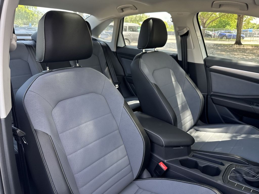 Thumbnail: 2026 Volkswagen Jetta - 10