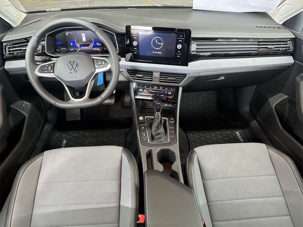 Thumbnail: 2025 Volkswagen Jetta - 11