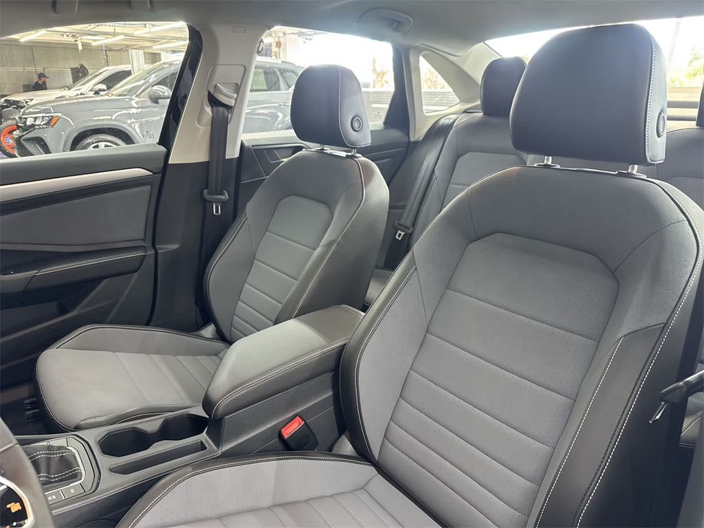 Thumbnail: 2025 Volkswagen Jetta - 10