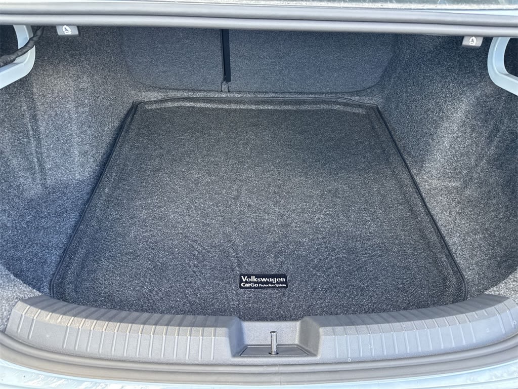 Thumbnail: 2025 Volkswagen Jetta - 17