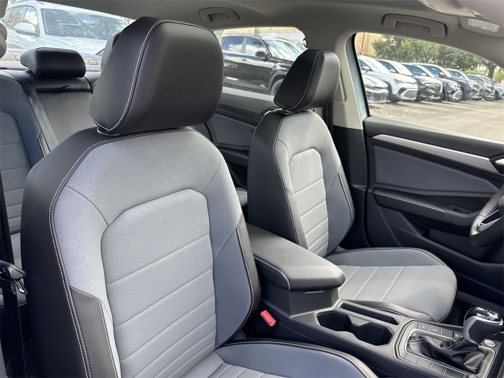 Thumbnail: 2025 Volkswagen Jetta - 11