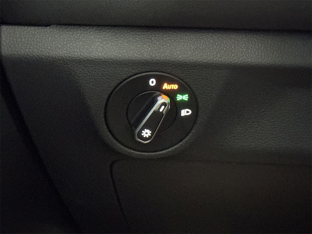 Thumbnail: 2025 Volkswagen Jetta - 25