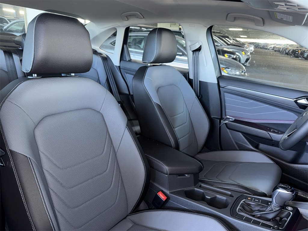 Thumbnail: 2025 Volkswagen Jetta - 11