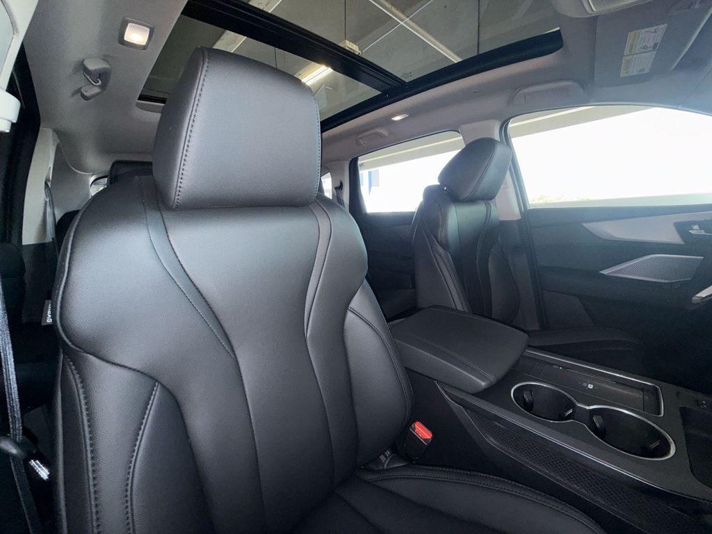 Thumbnail: 2026 Acura MDX - 12