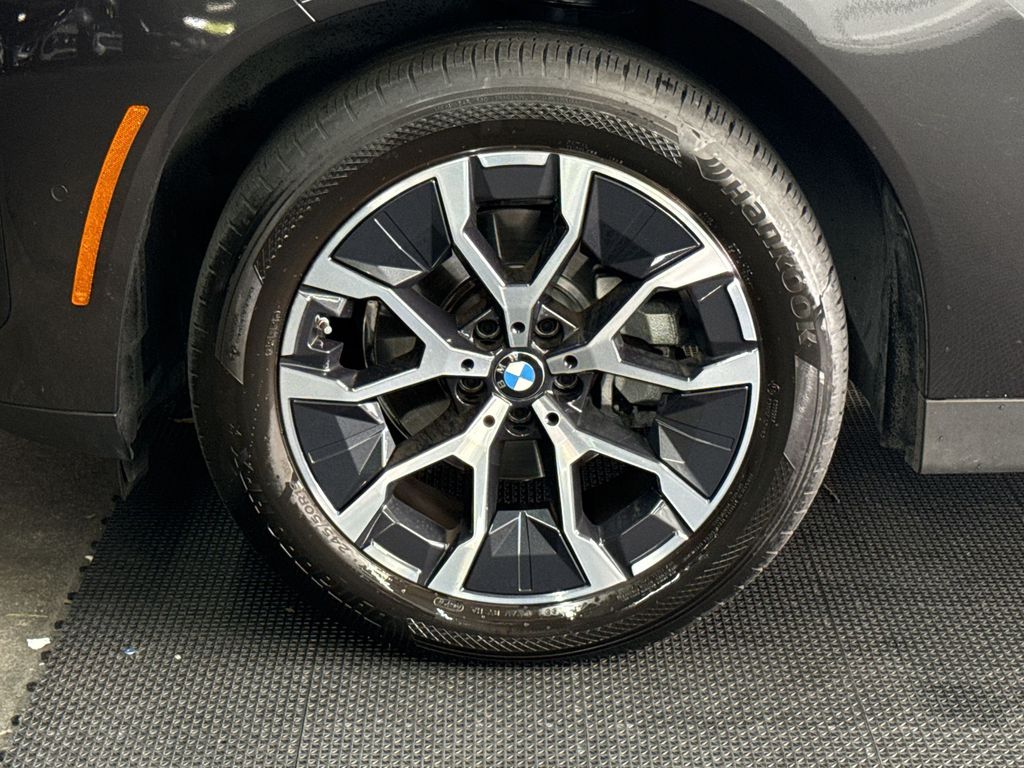 Thumbnail: 2025 BMW X3 - 8