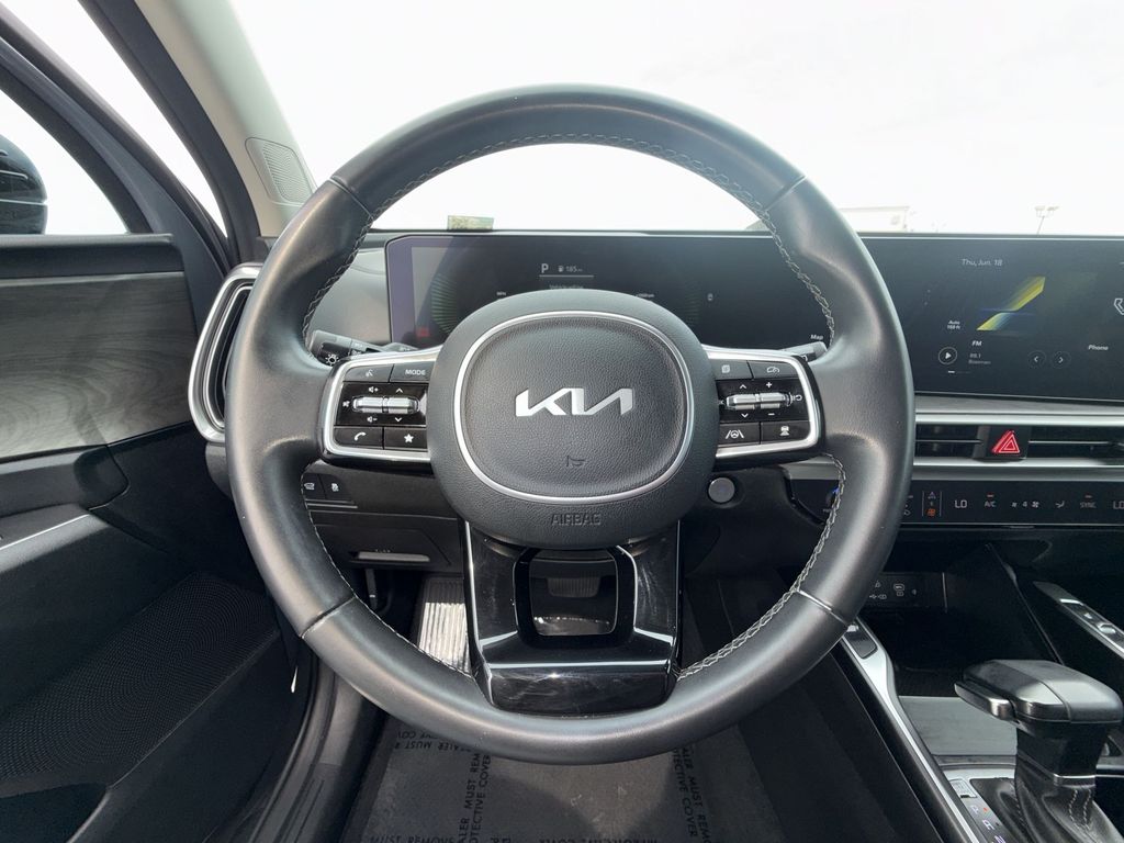 Thumbnail: 2024 Kia Sorento - 10