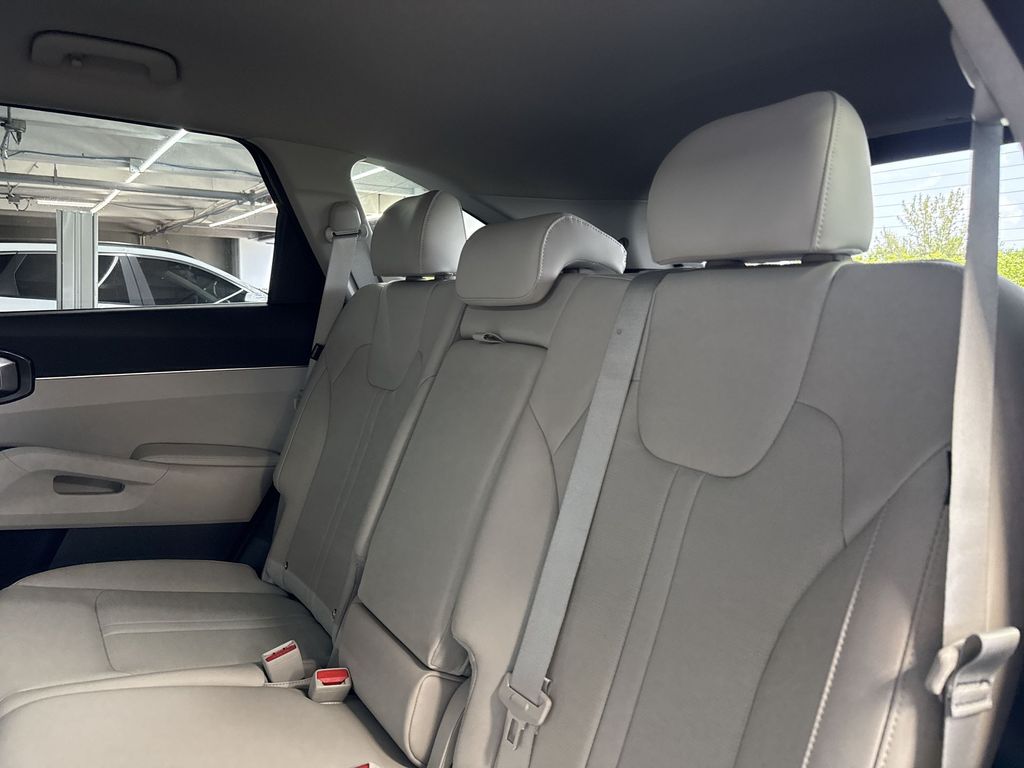 Thumbnail: 2025 Kia Sorento - 13