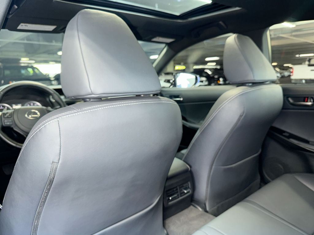 Thumbnail: 2025 Lexus ES - 12