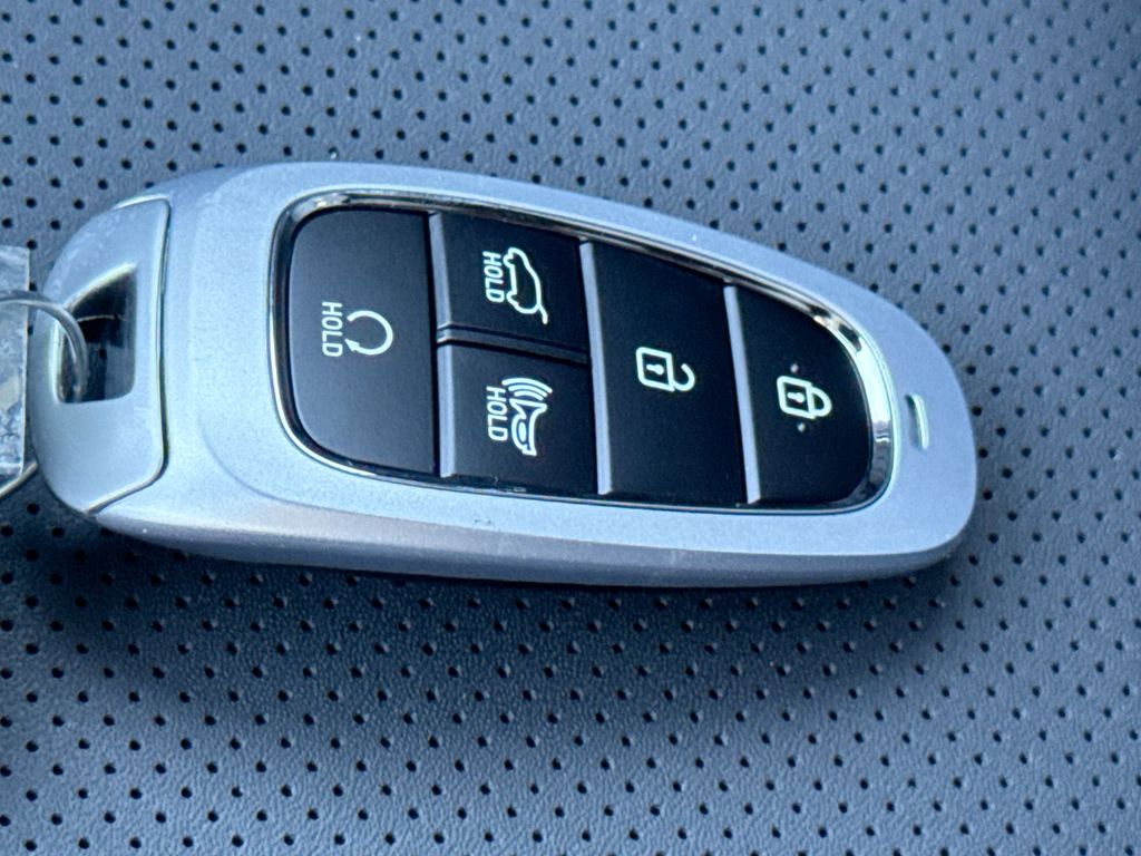 Thumbnail: 2024 Hyundai Tucson - 18