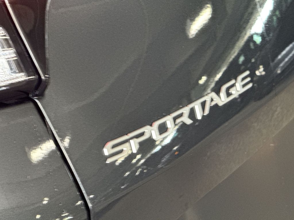 Thumbnail: 2024 Kia Sportage - 7