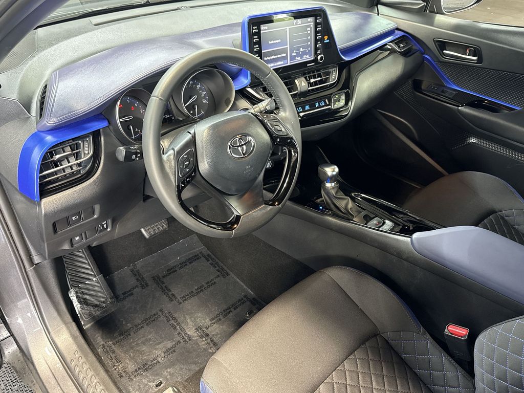 Thumbnail: 2022 Toyota C-HR - 2