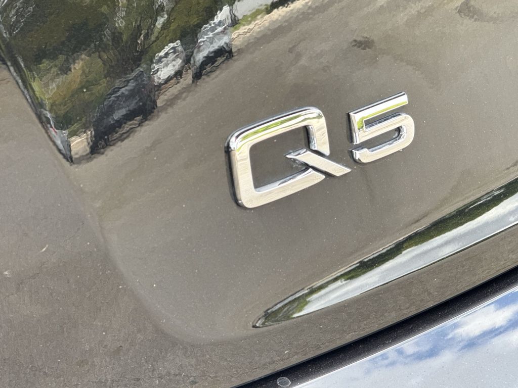 Thumbnail: 2023 Audi Q5 - 6