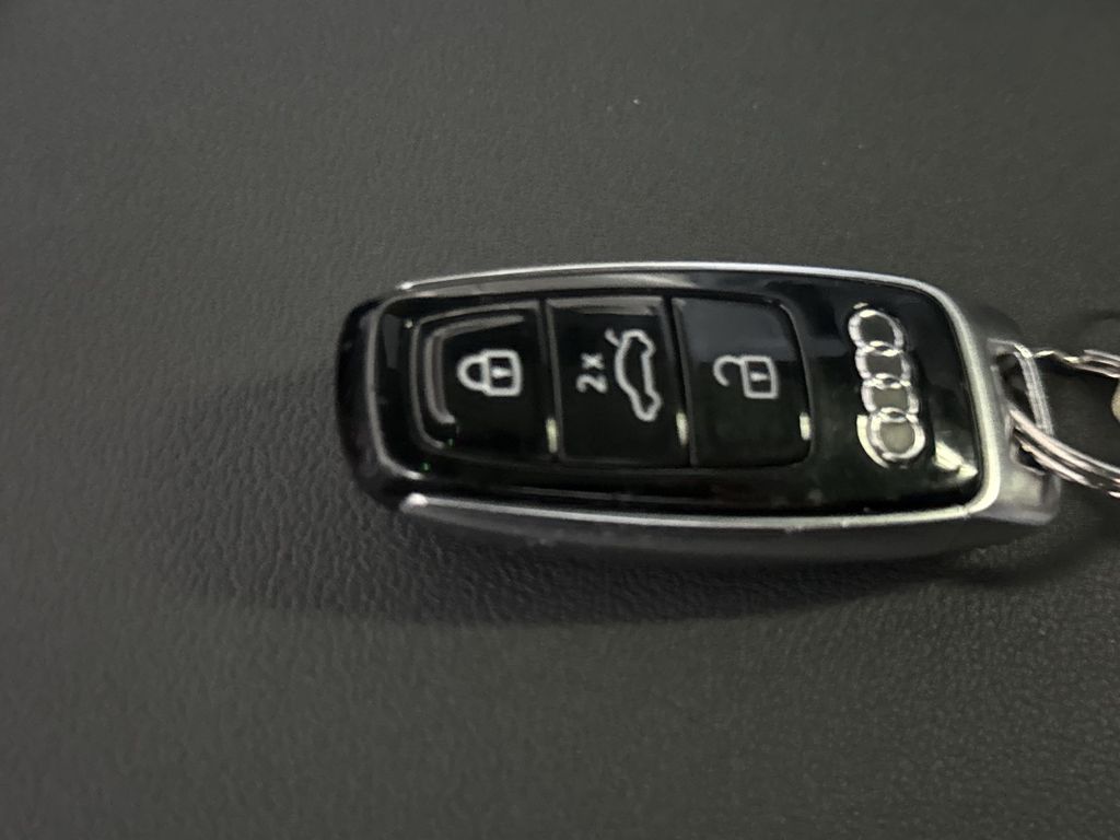 Thumbnail: 2023 Audi Q7 - 17