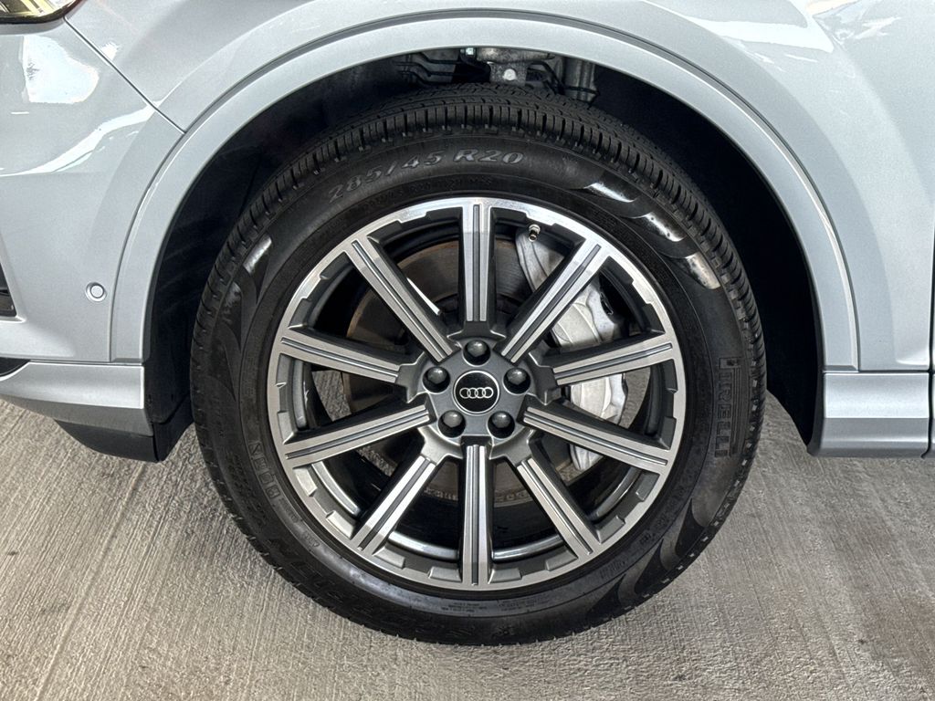 Thumbnail: 2023 Audi Q7 - 8