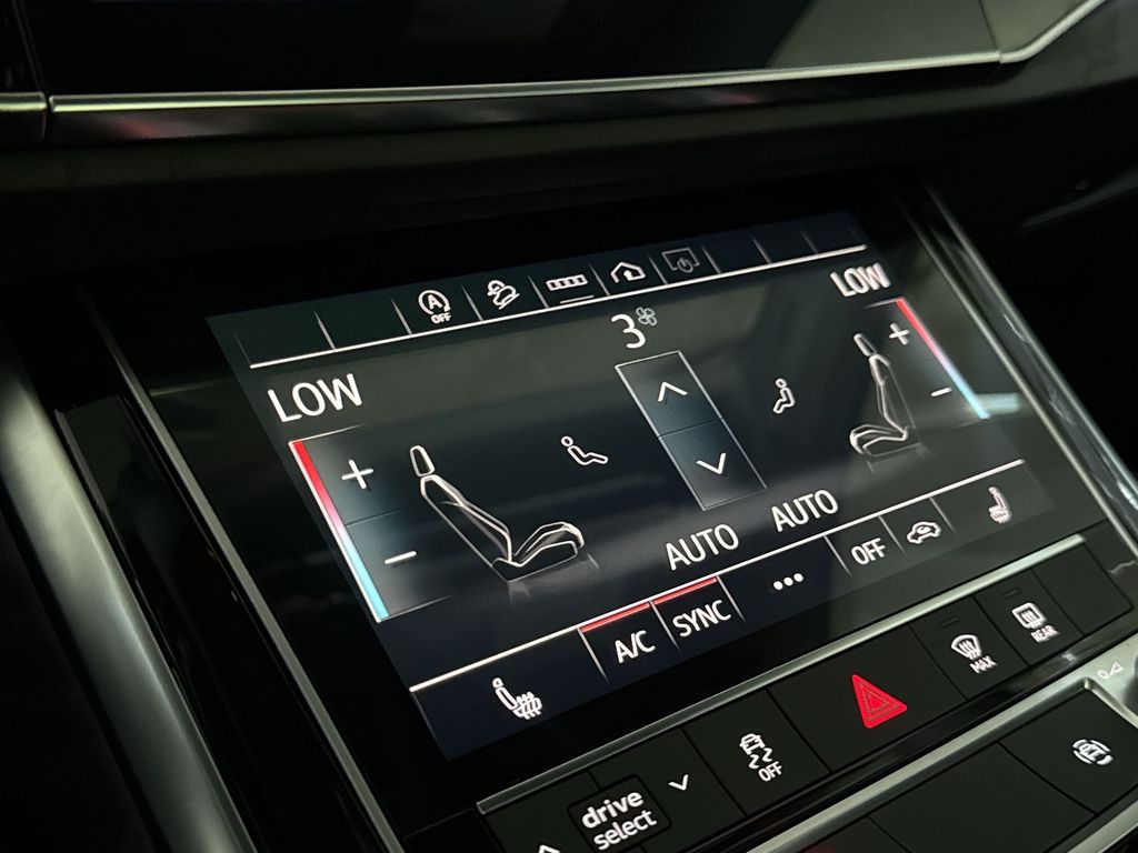 Thumbnail: 2023 Audi Q7 - 26
