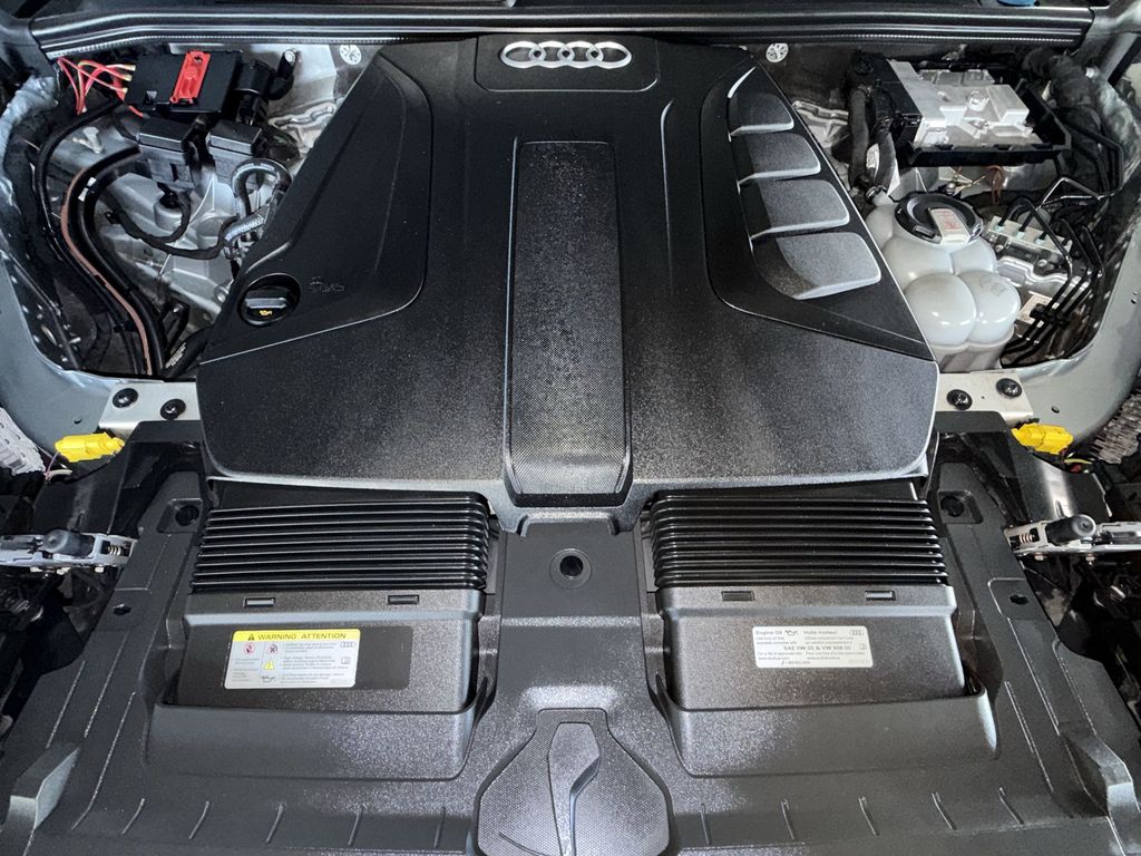 Thumbnail: 2023 Audi Q7 - 9