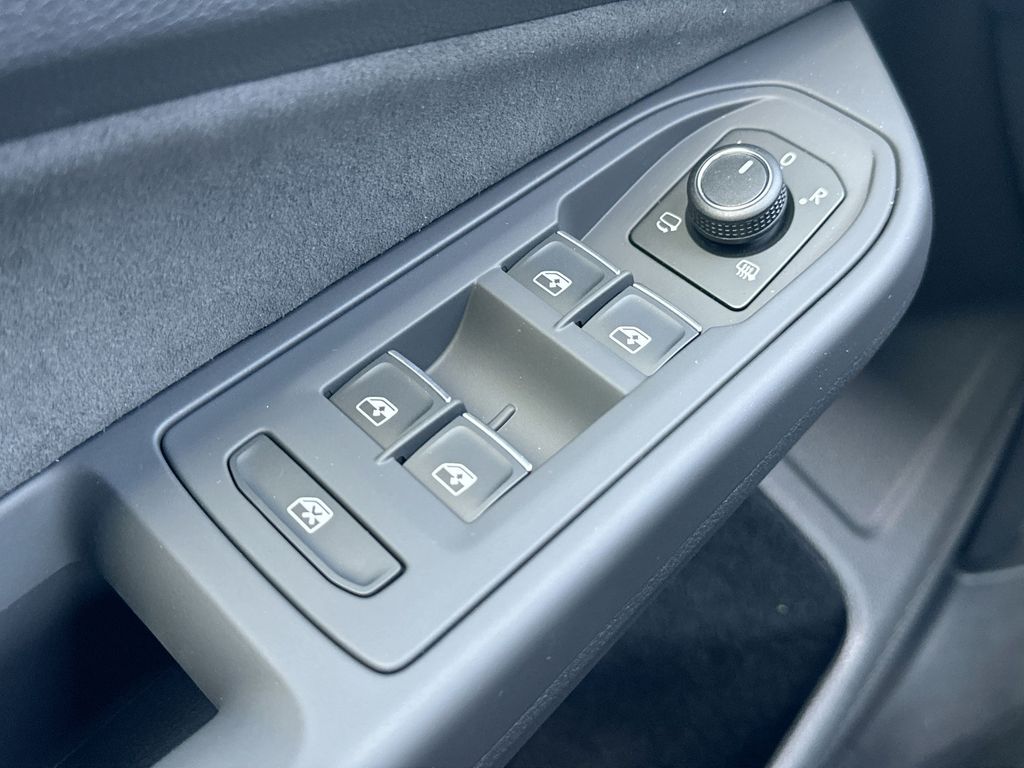 Thumbnail: 2026 Volkswagen Golf - 26