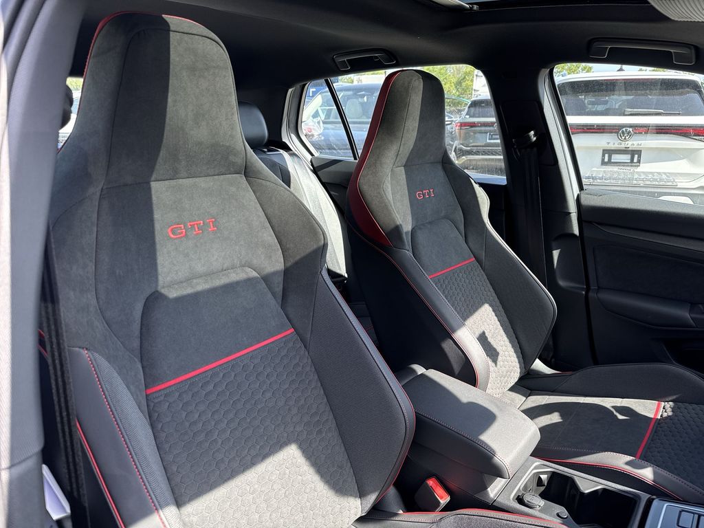 Thumbnail: 2026 Volkswagen Golf - 12