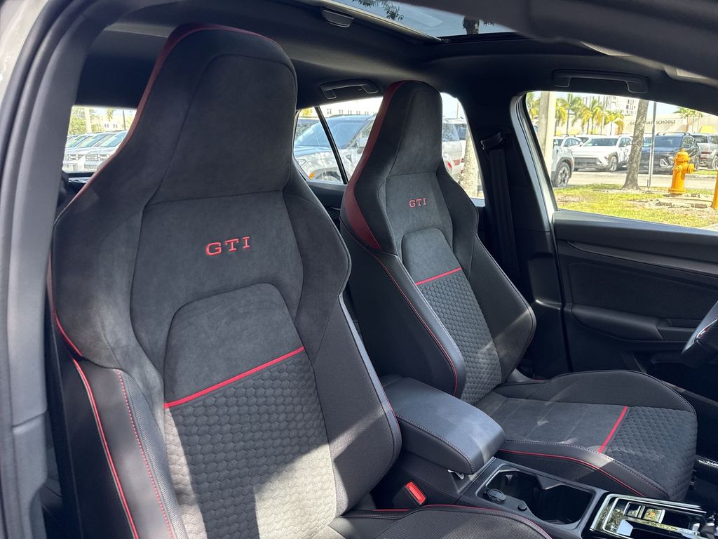 Thumbnail: 2026 Volkswagen Golf - 12