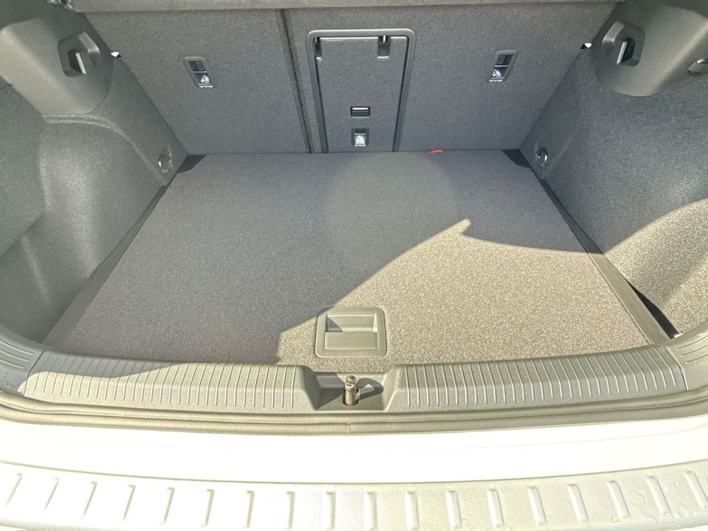 Thumbnail: 2026 Volkswagen Golf - 17