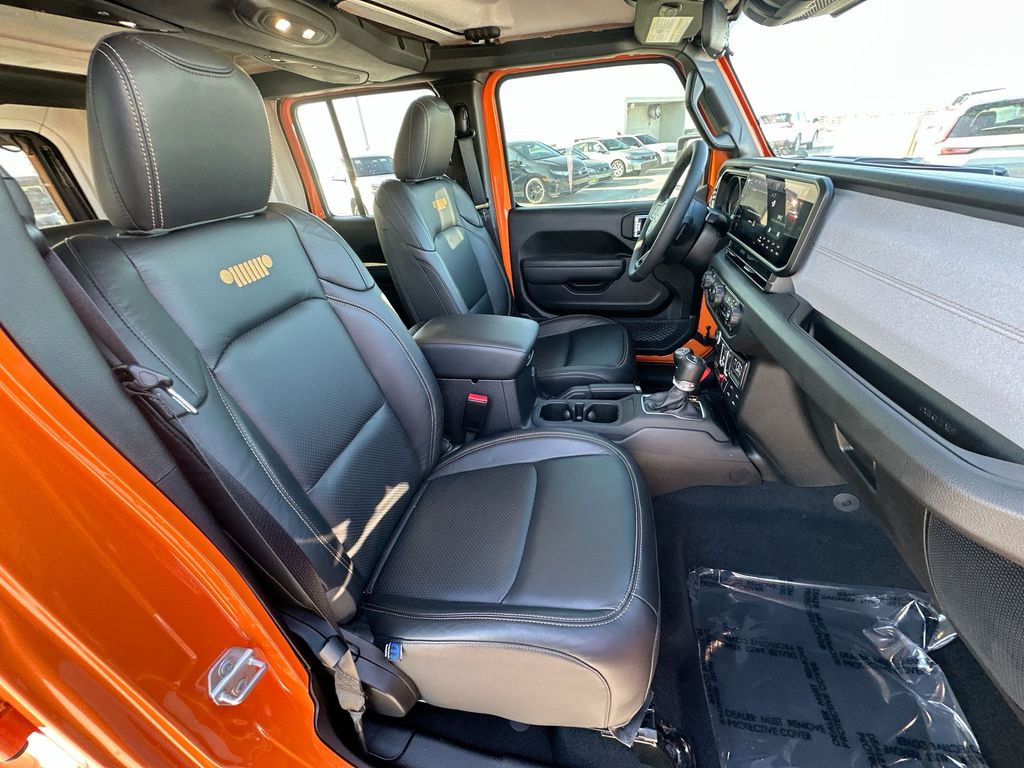 Thumbnail: 2025 Jeep Wrangler - 28