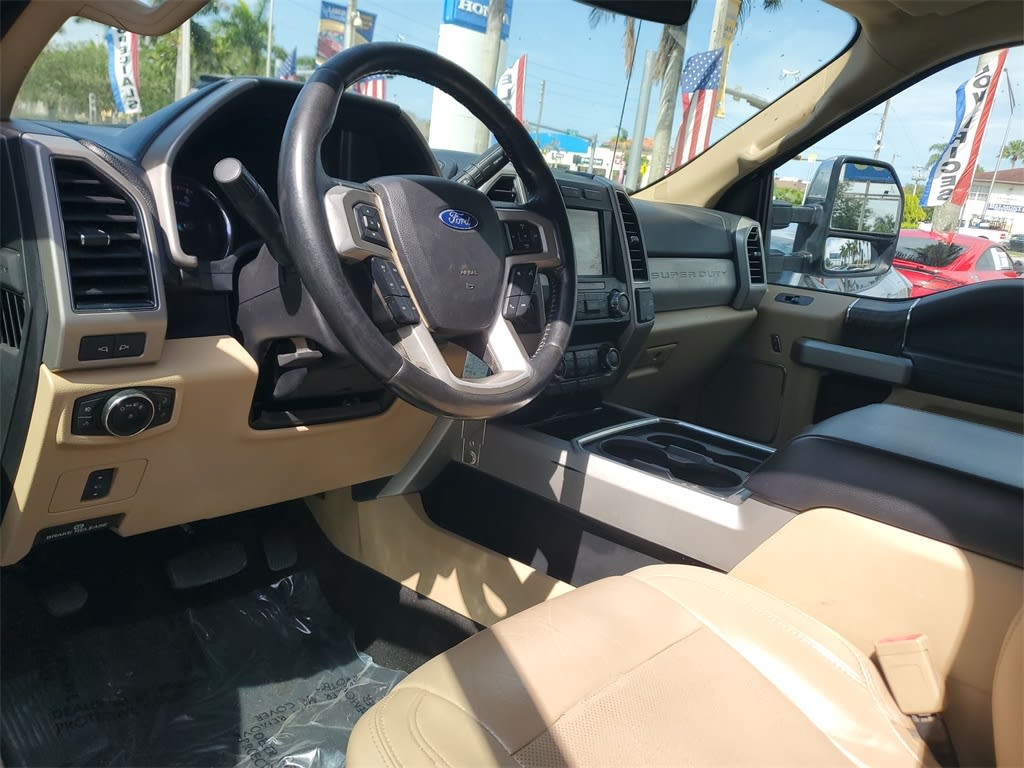 2019 Ford F-350 Lariat 2