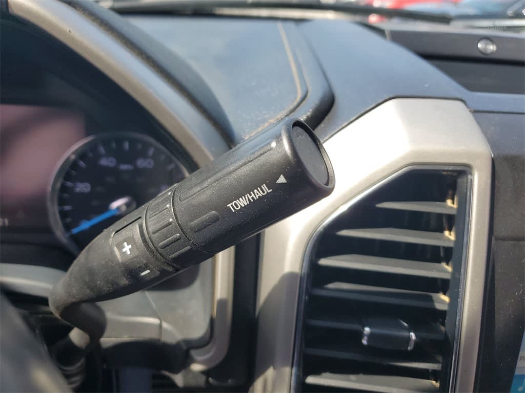 2019 Ford F-350 Lariat 19