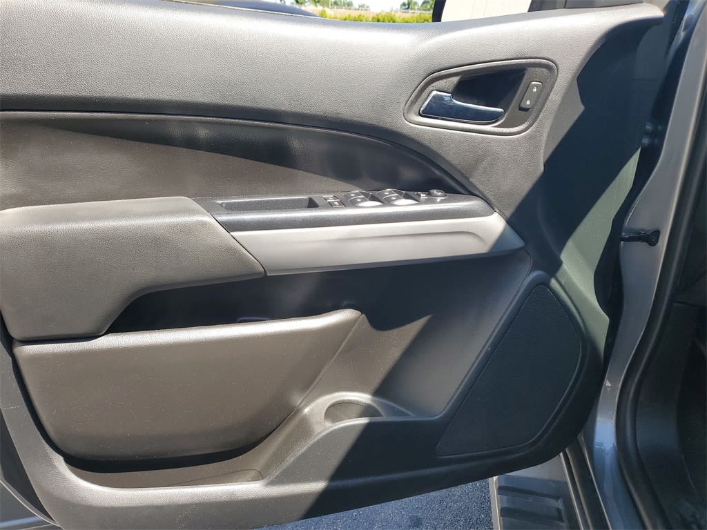 2022 Chevrolet Colorado LT 18
