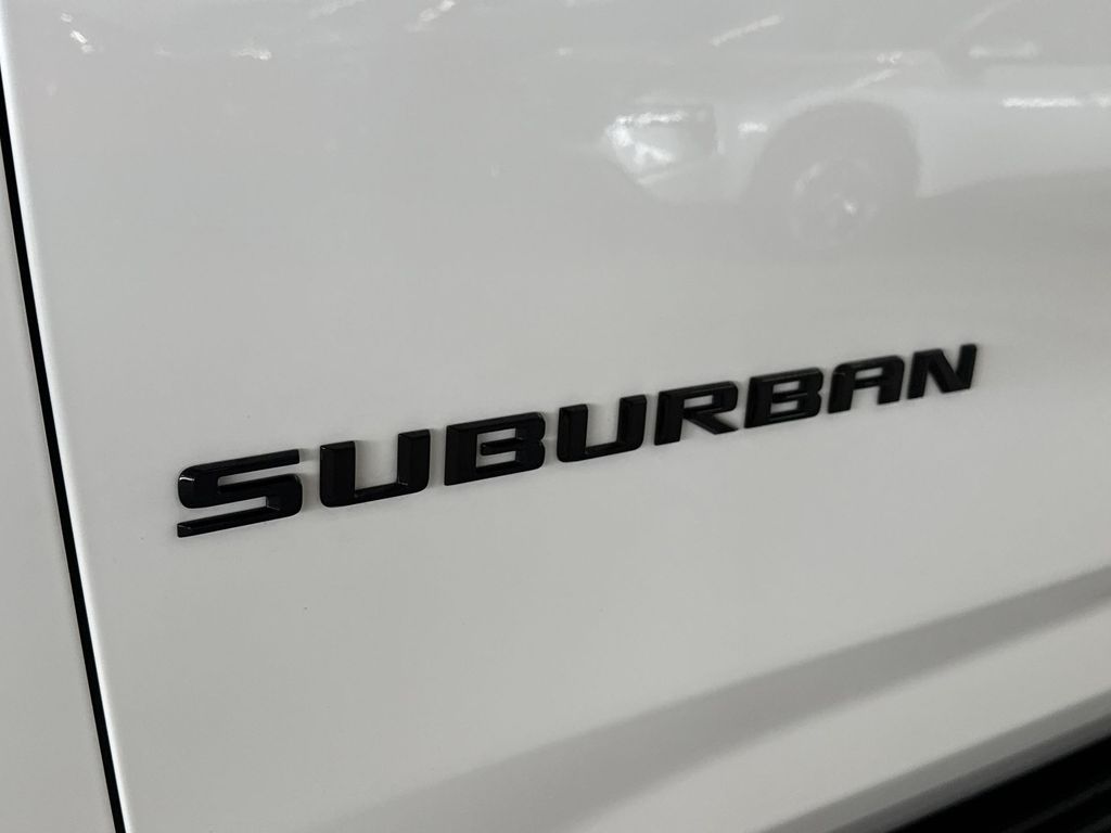 Thumbnail: 2023 Chevrolet Suburban - 7