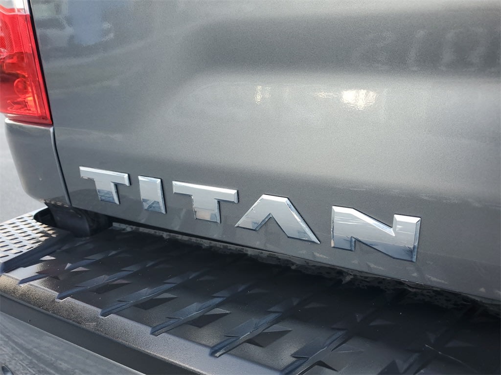 2020 Nissan Titan SV 8