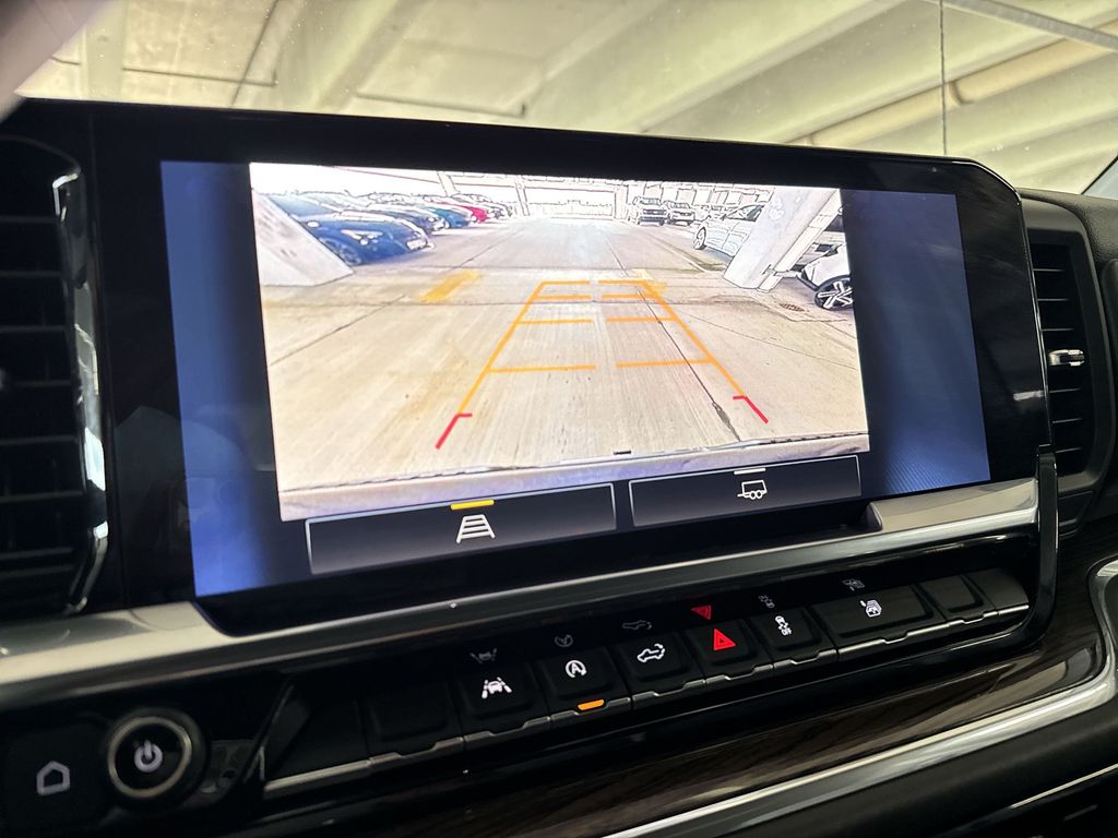 Thumbnail: 2023 Chevrolet Silverado 1500 - 21