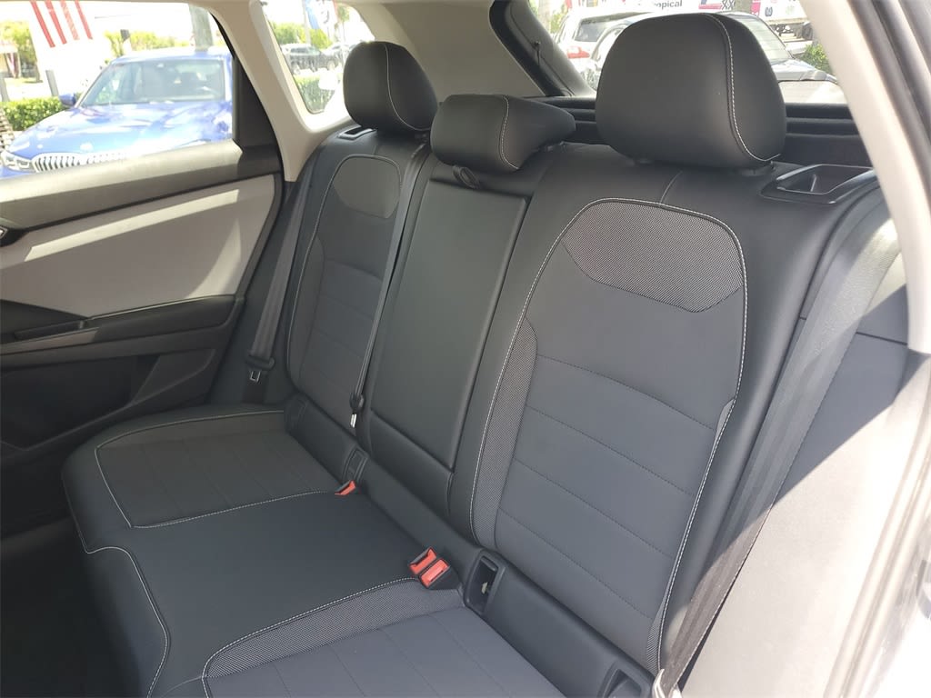 2022 Volkswagen Taos SE 21