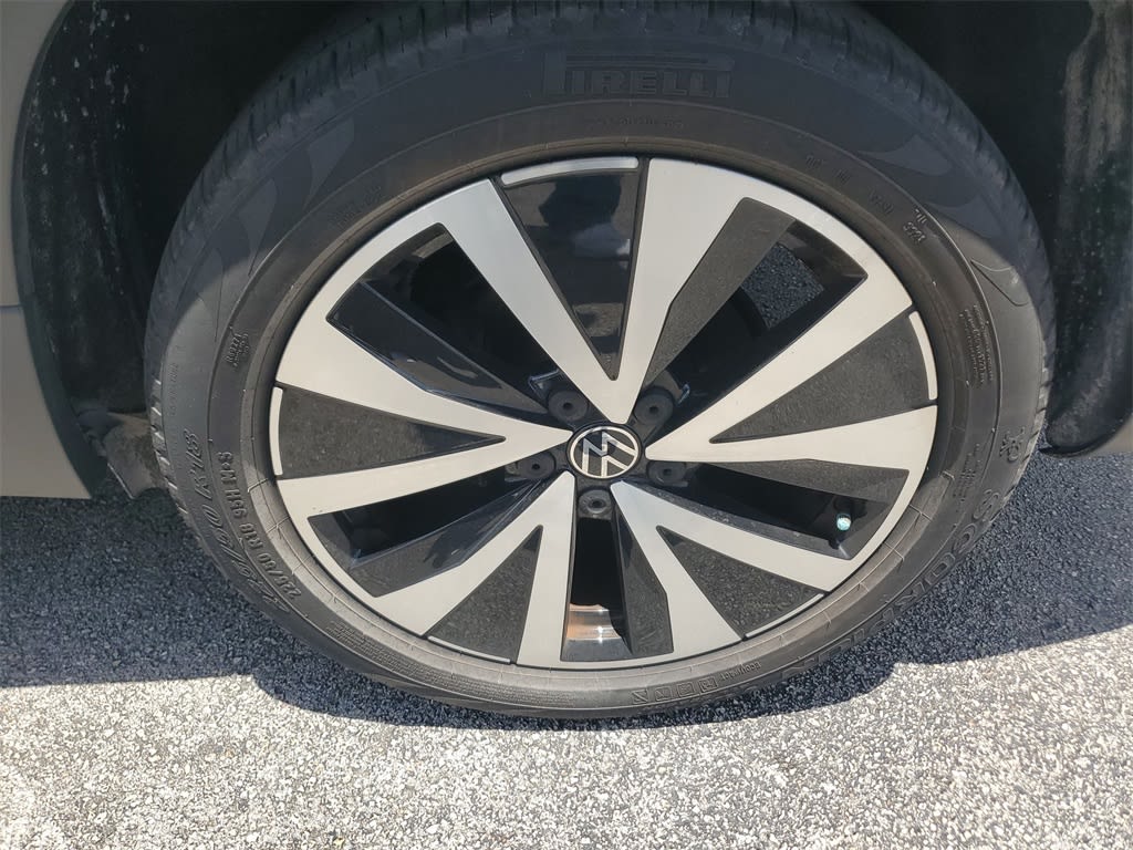 2022 Volkswagen Taos SE 8