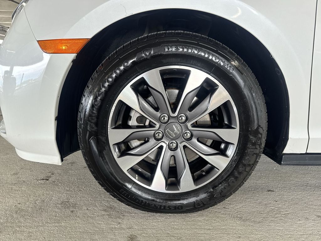 Thumbnail: 2023 Honda Odyssey - 8