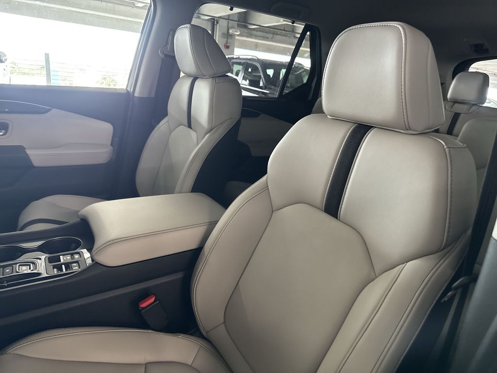 Thumbnail: 2026 Honda Pilot - 10