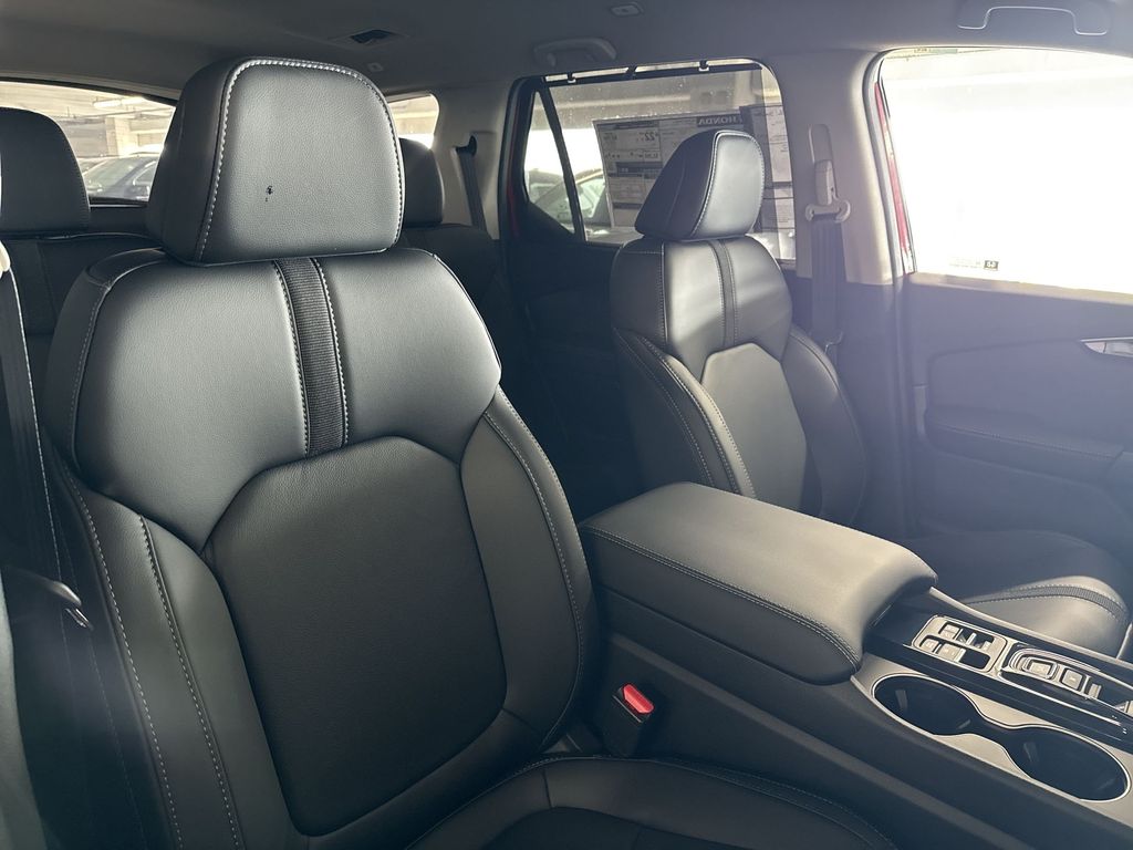 Thumbnail: 2026 Honda Pilot - 12