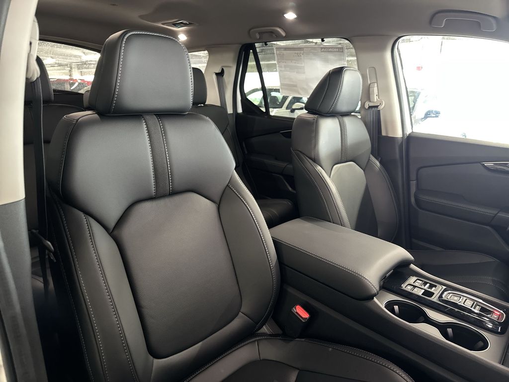 Thumbnail: 2026 Honda Pilot - 12
