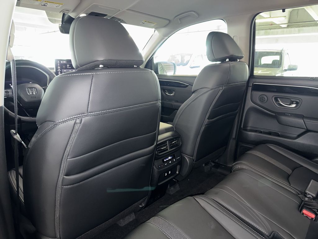 Thumbnail: 2026 Honda Pilot - 27