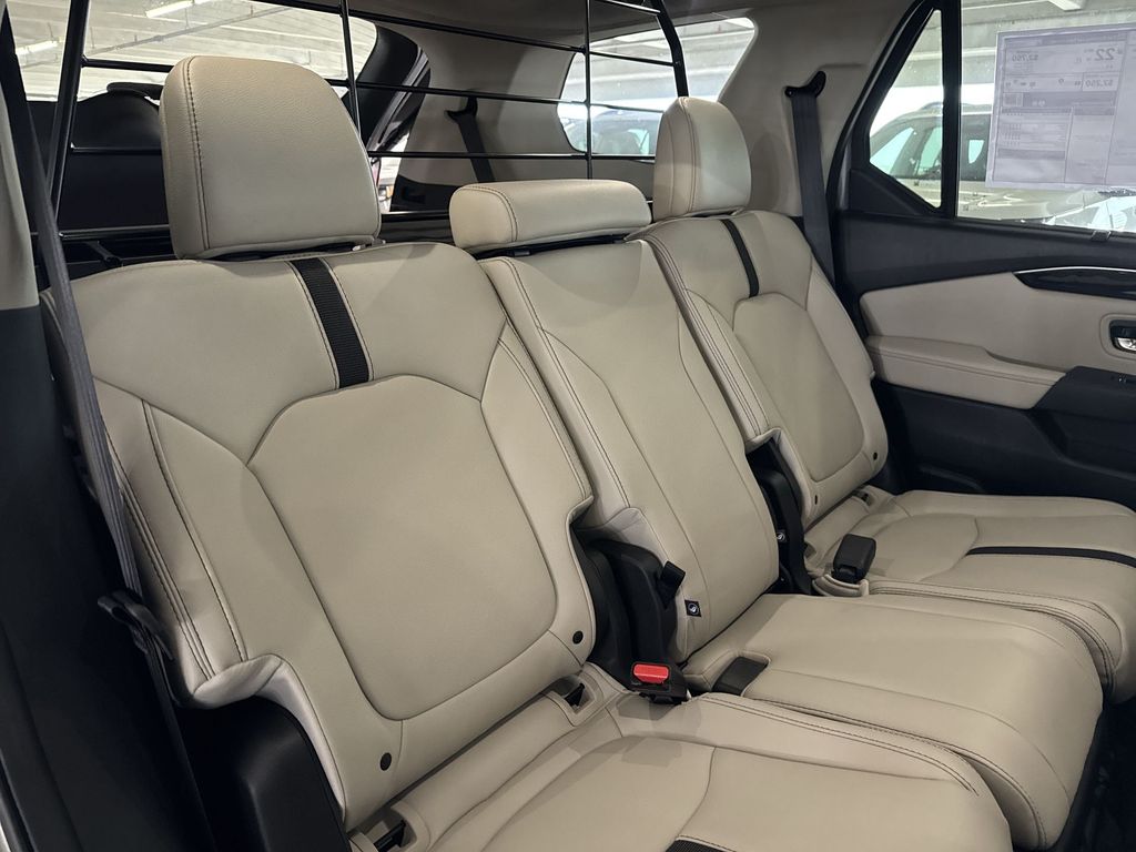 Thumbnail: 2026 Honda Pilot - 27