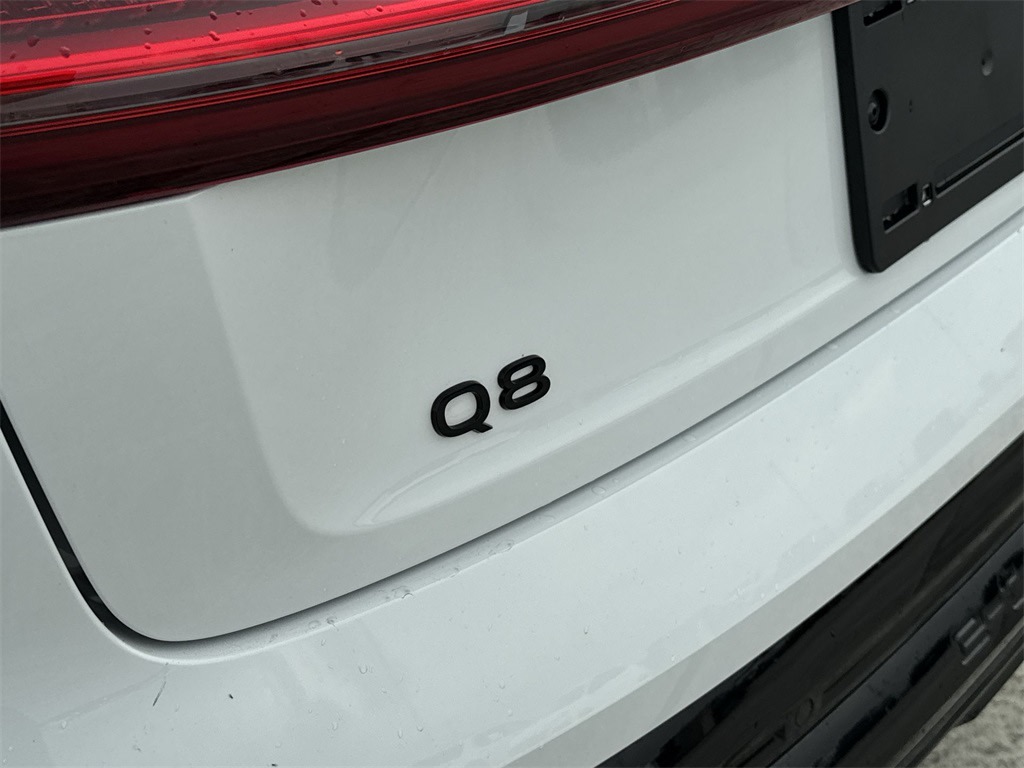Thumbnail: 2024 Audi Q8 e-tron - 7