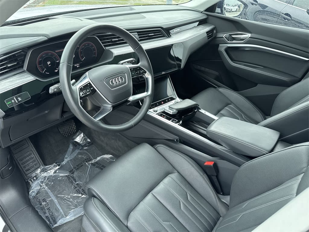 Thumbnail: 2024 Audi Q8 e-tron - 2