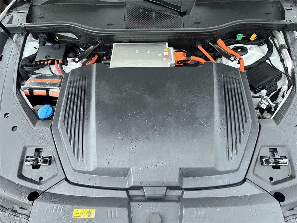 Thumbnail: 2024 Audi Q8 e-tron - 9