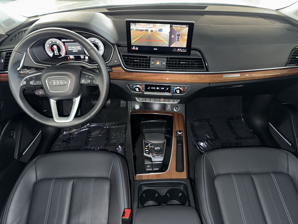 Thumbnail: 2025 Audi Q5 - 9